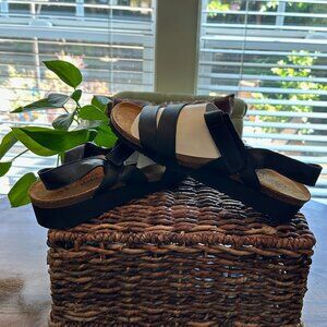 NWT - Naot Kayla Sandals - Women's Size 13